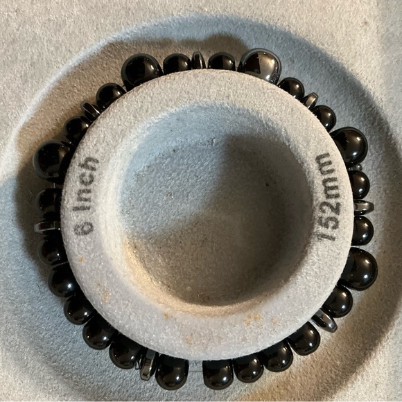 Hand Crafted Bracelet Black Beads Hematite Onyx Stretch 6” - Picture 6 of 6